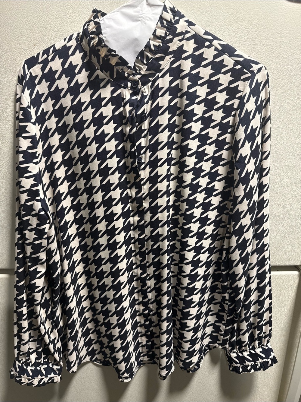 Anne Taylor Black & White Houndstooth Long-Sleeve dress Shirt